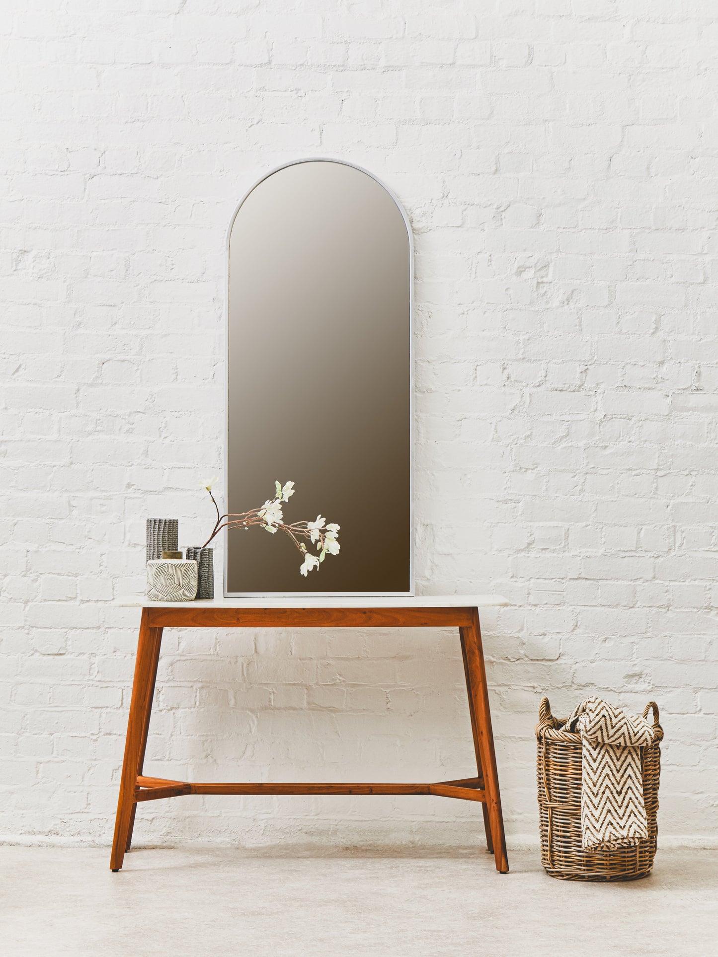 BO WHITE MARBLE CONSOLE TABLE