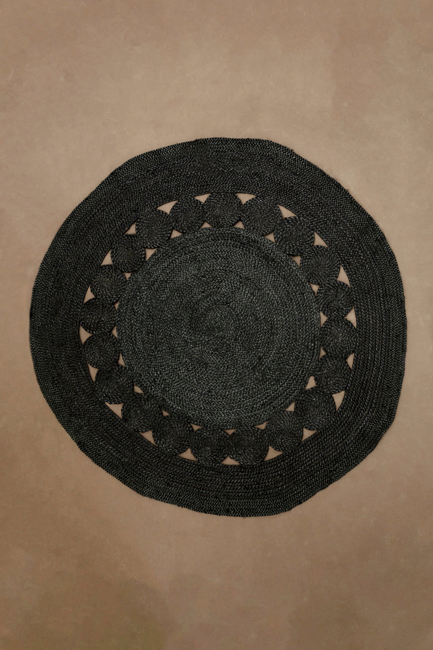 LOVISA ROUND BLACK JUTE RUG