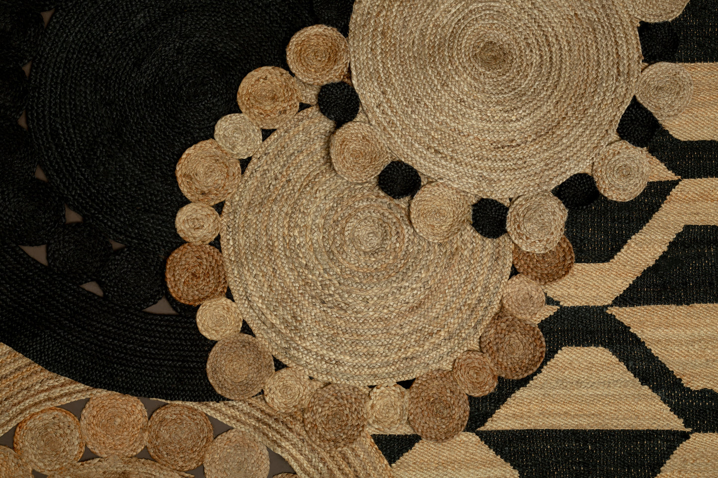 LOVISA ROUND BLACK JUTE RUG