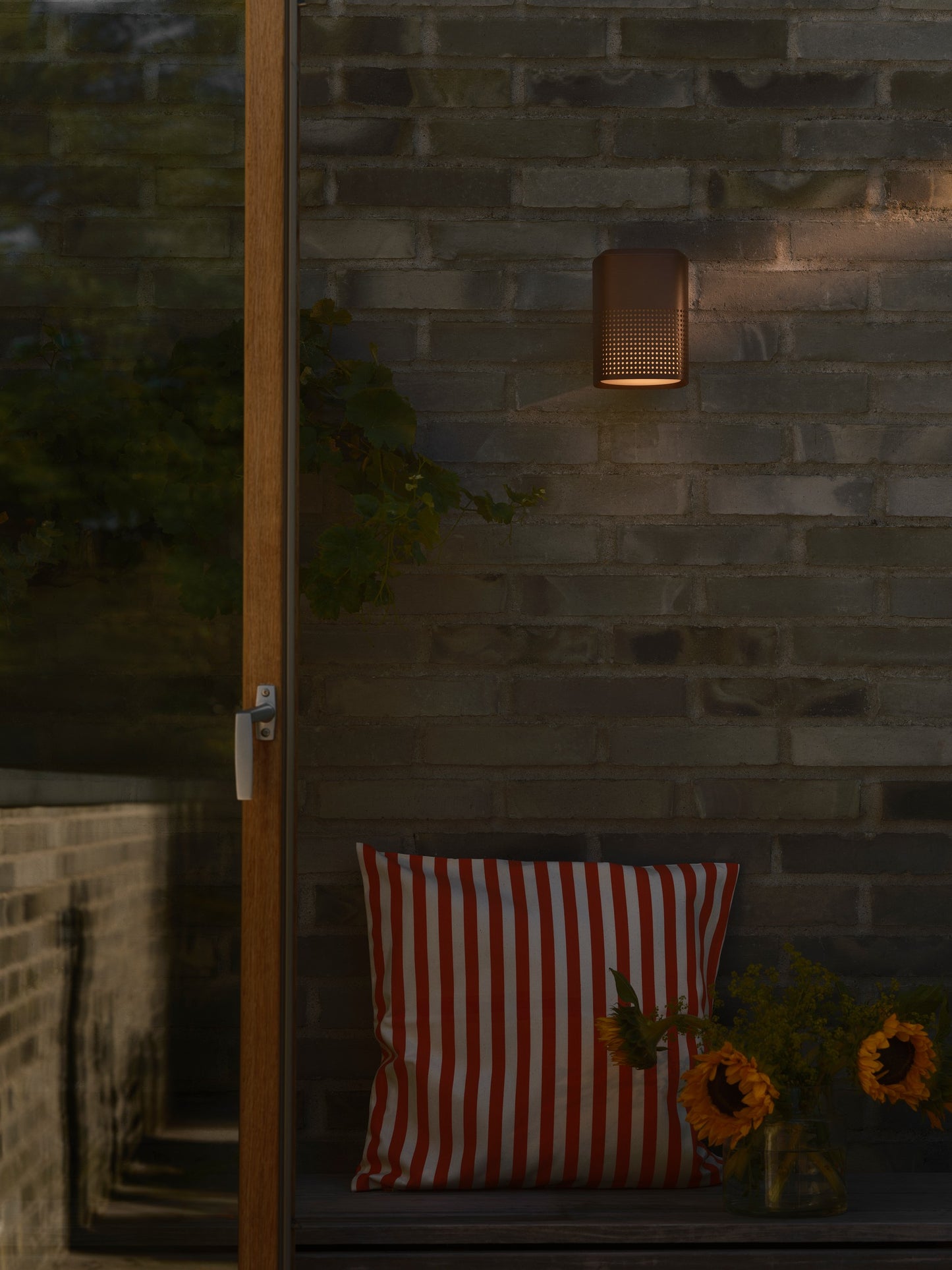 NORDLUX SIDARA OUTDOOR WALL LIGHT SEASIDE ANTHRACITE