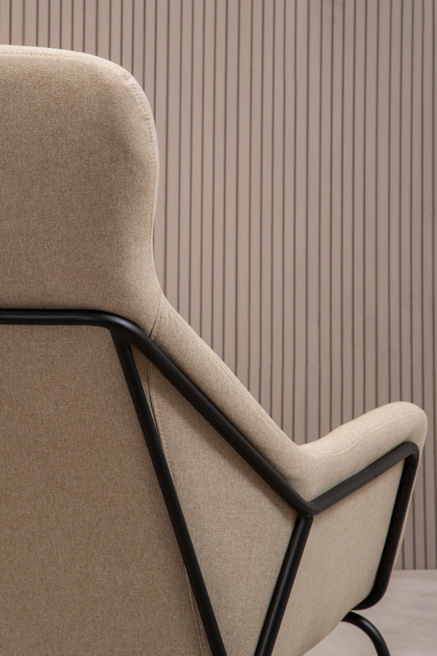 MALIN NATURAL CHAIR WITH BLACK METAL FRAME
