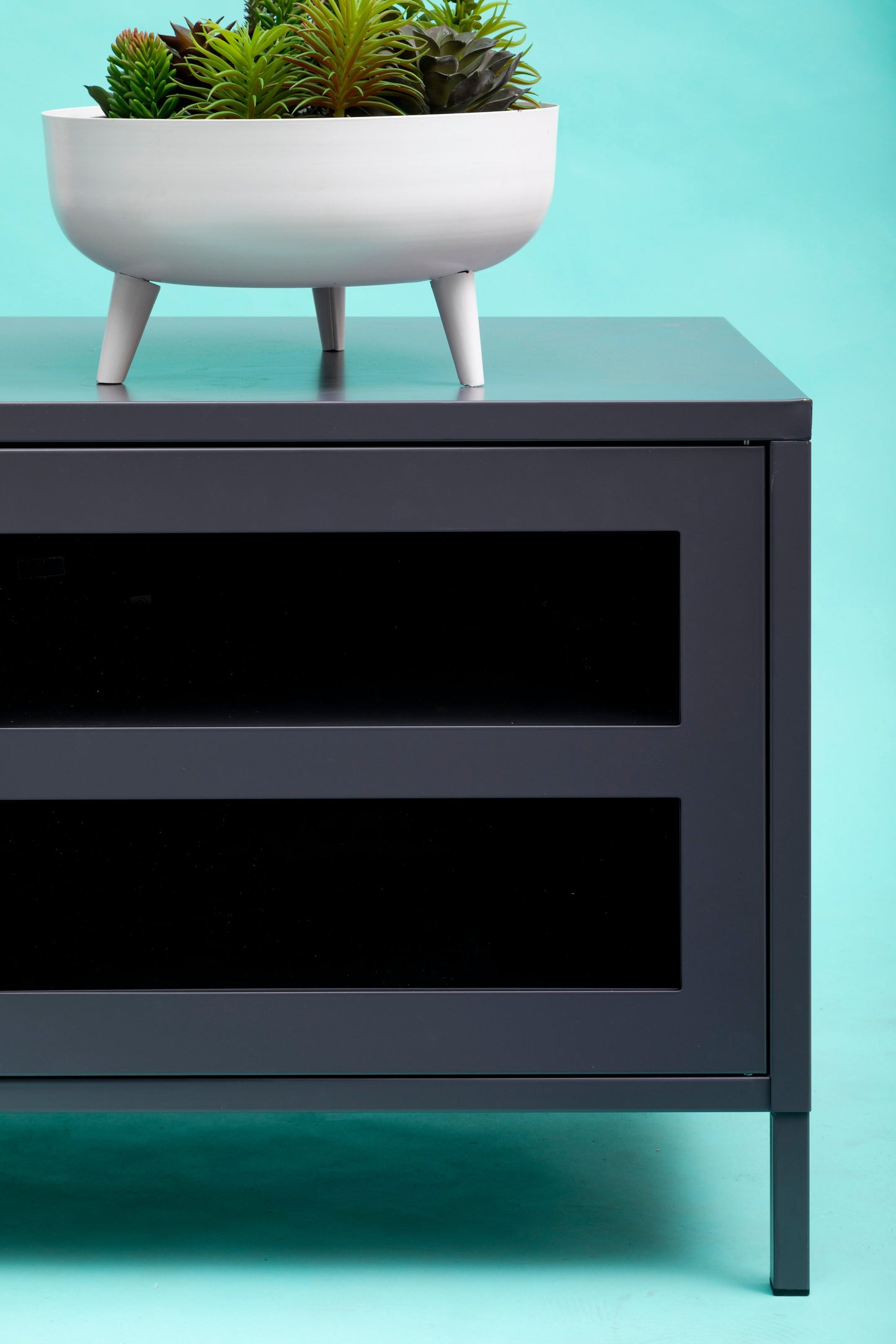 QUEN TWO DOOR GREY METAL MEDIA UNIT